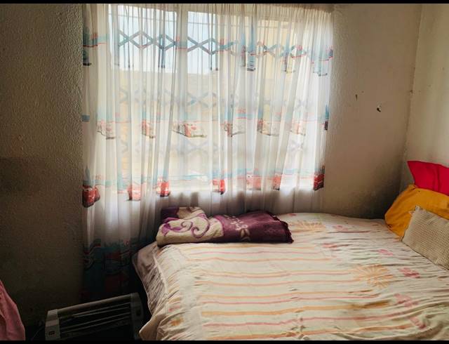 2 BEDROOM FREESTANDING FOR SALE IN TSAKANE EXT 11